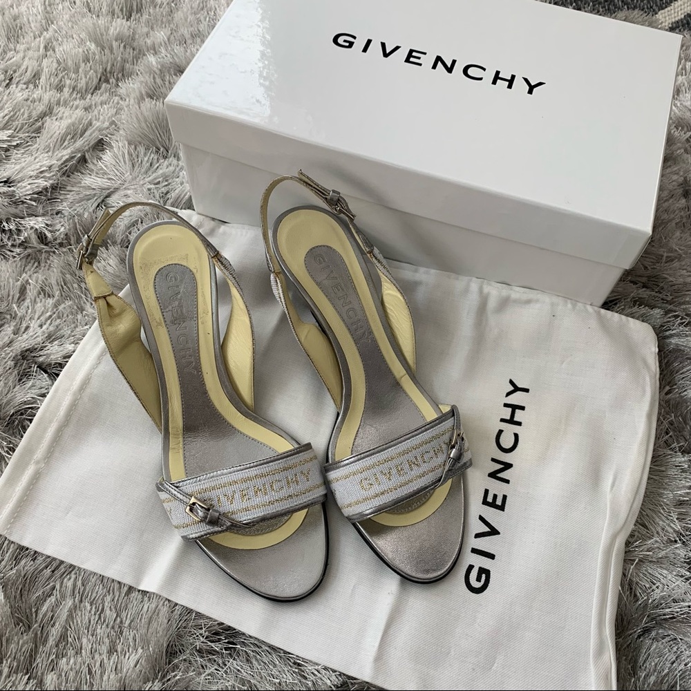 Givenchy Nappa silk pearl Sandals 37